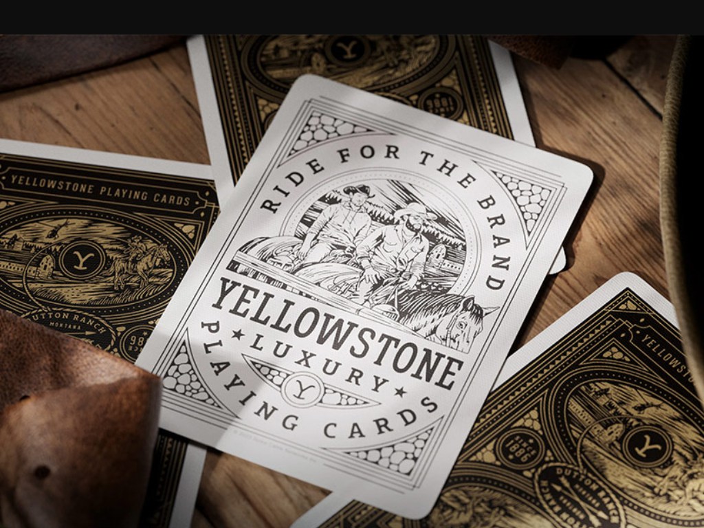 Presentación de juguetes: la baraja de cartas Theory11 Yellowstone