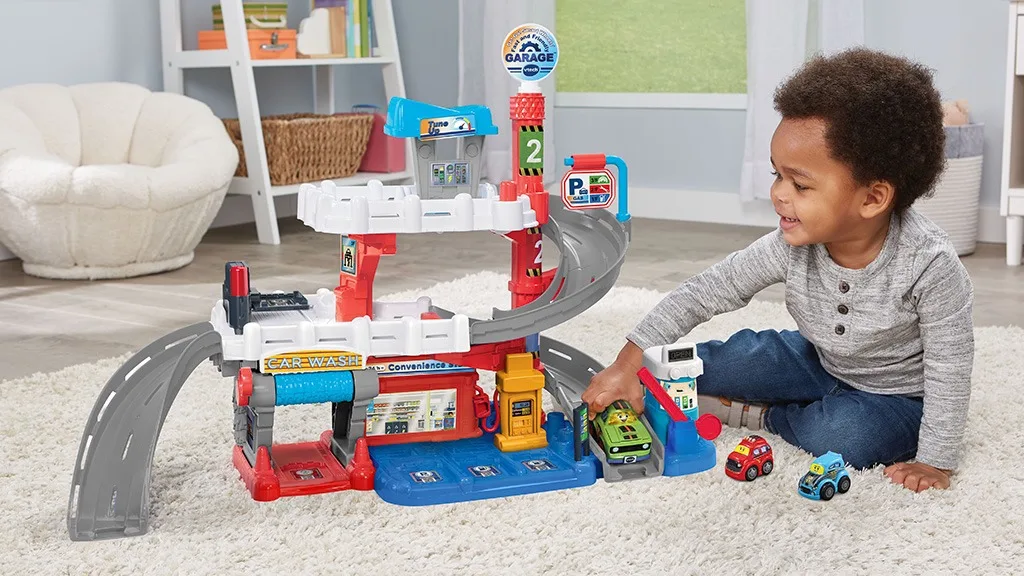 ¡Aprende en la vía rápida con los últimos sets de Go! Go! Smart Wheels de VTech!