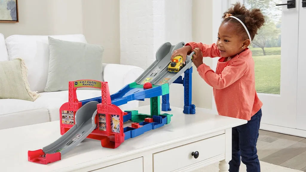¡Aprende en la vía rápida con los últimos sets de Go! Go! Smart Wheels de VTech!