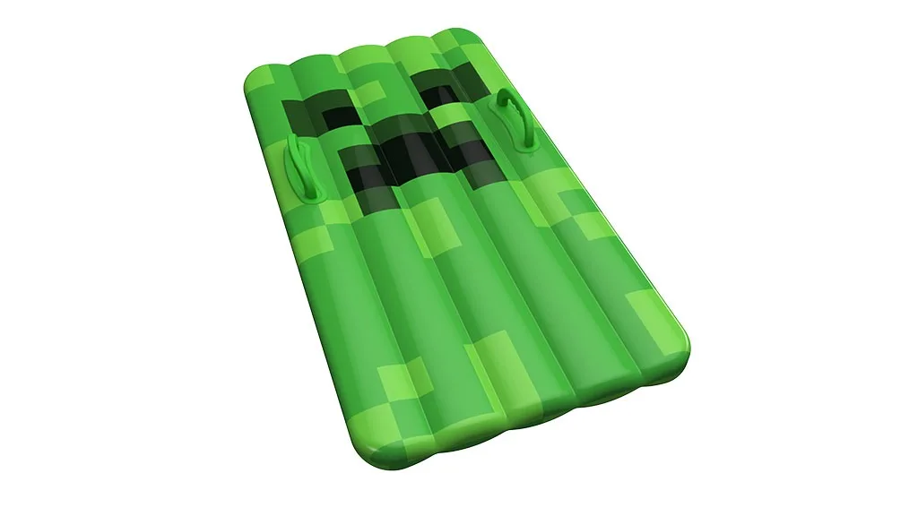 Playview Brands trae juguetes inflables de Minecraft y NERF al patio trasero.