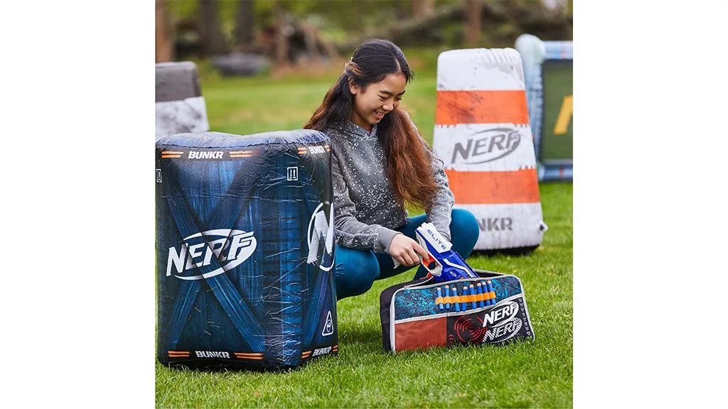 Playview Brands trae juguetes inflables de Minecraft y NERF al patio trasero.