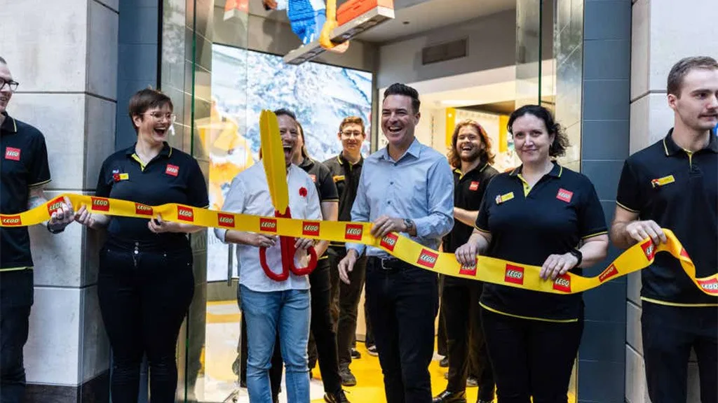 La tienda de juguetes LEGO más grande del mundo ha abierto ahora.