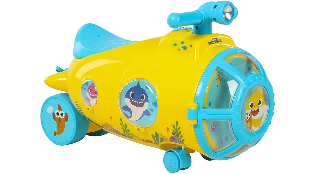 Los niños pueden rugir con el coche de juguete Dynacraft Baby Shark