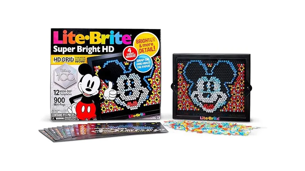 La edición Lite-Brite Super Bright HD Disney100 brilla mágicamente, sin polvo de hada.