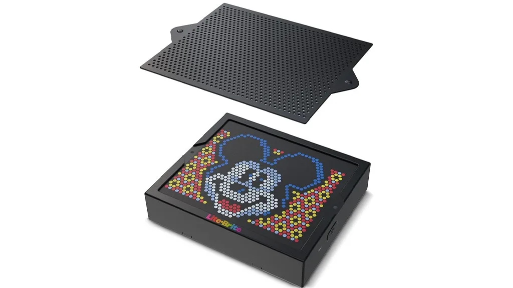 La edición Lite-Brite Super Bright HD Disney100 brilla mágicamente, sin polvo de hada.