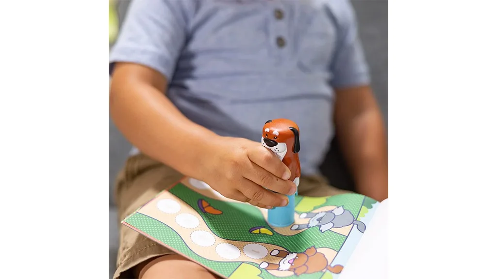 ¡Pegatinas Wow! Una actividad que no rompe el orden para los niños