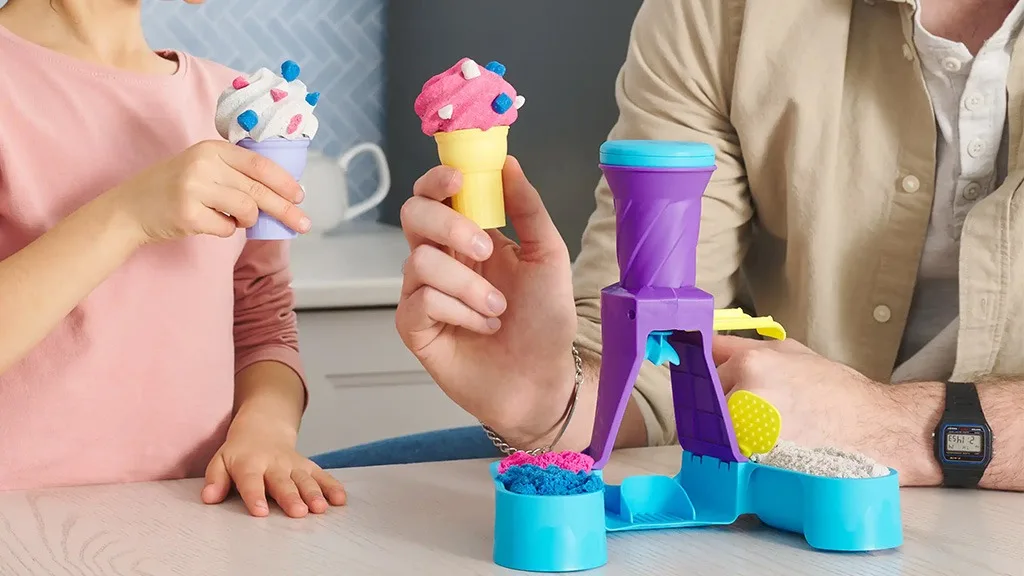 Estoy gritando, tú gritas por la estación de hacer helados suaves de Kinetic Sand.