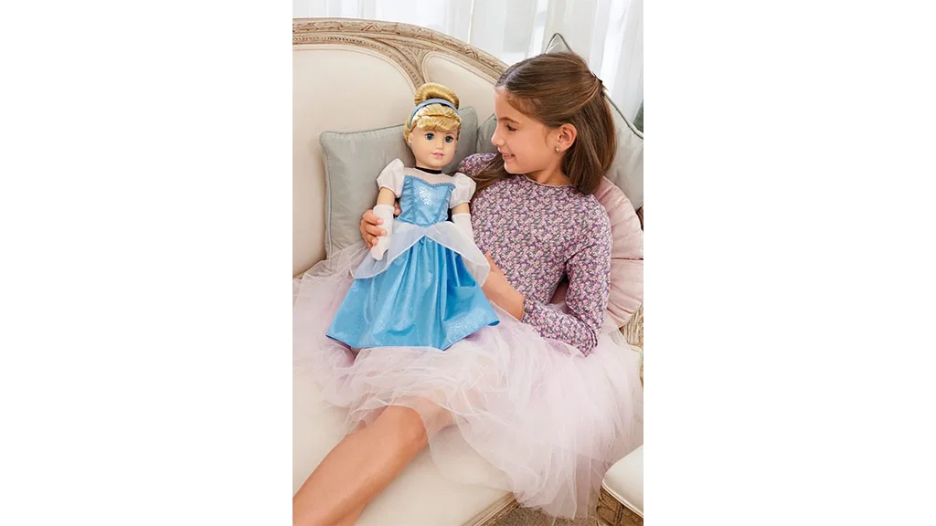 Los niños ahora pueden jugar con las muñecas American Girl junto a Ariel, Tiana y Cenicienta