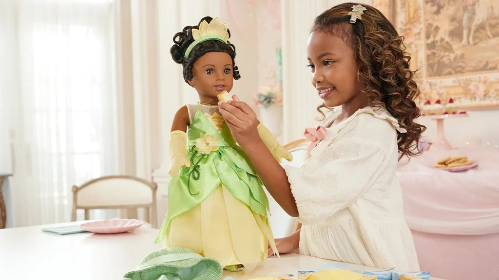 Los niños ahora pueden jugar con las muñecas American Girl junto a Ariel, Tiana y Cenicienta