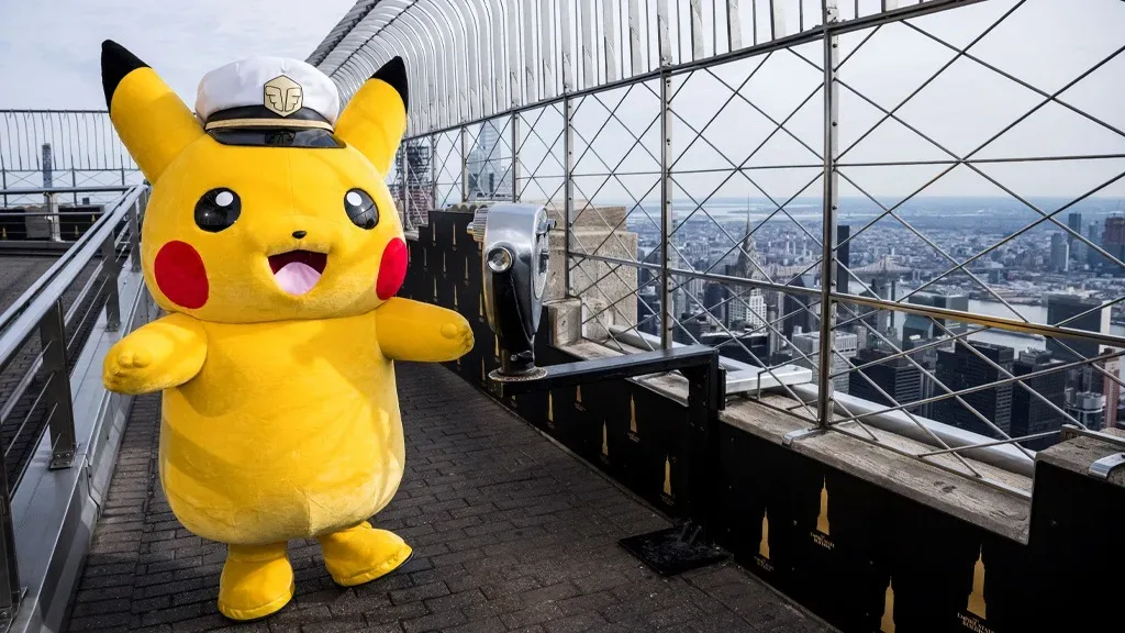 Mira cómo Pikachu visita el Empire State Building en el Día de Pokémon