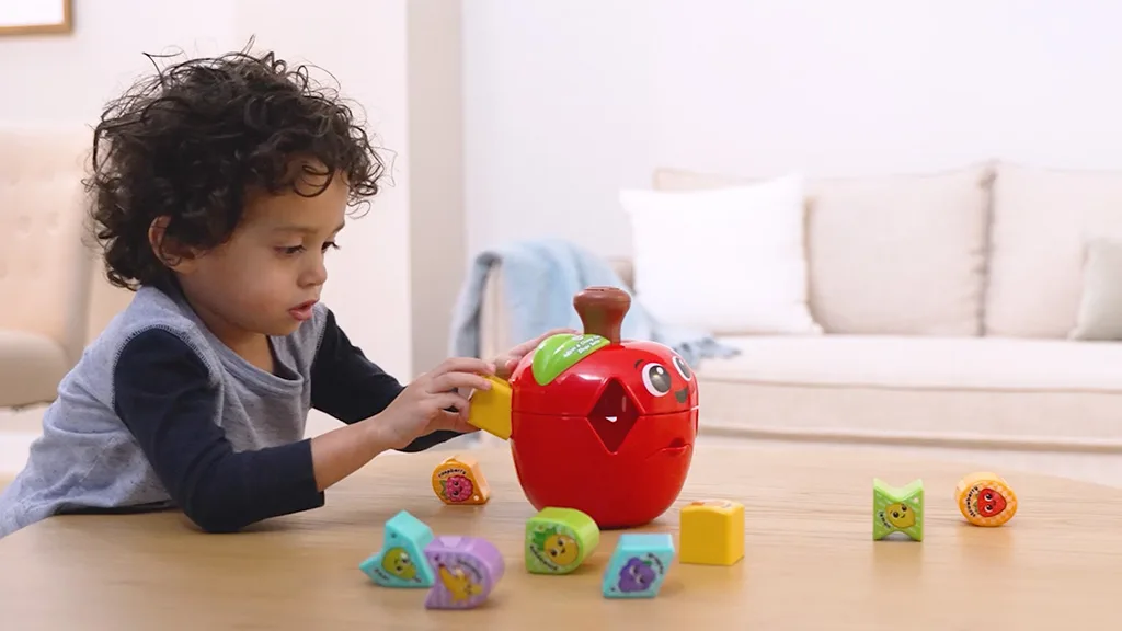 Presentación de juguetes: LeapFrog Clasificador de formas en forma de manzana