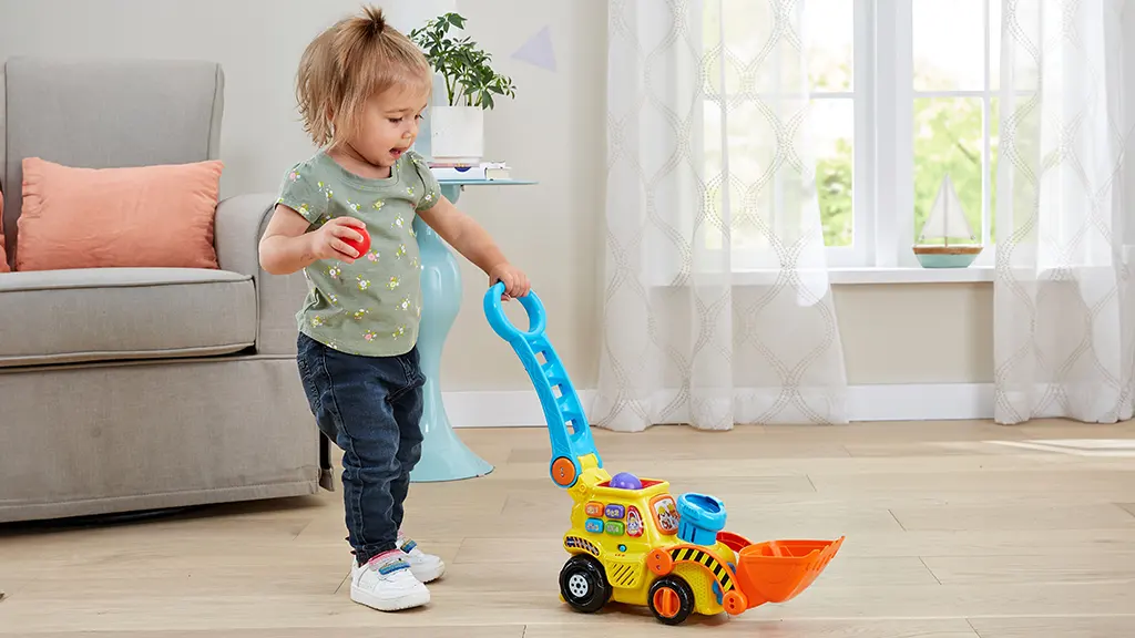 Los niños pequeños pueden aprender y moverse con los juguetes VTech
