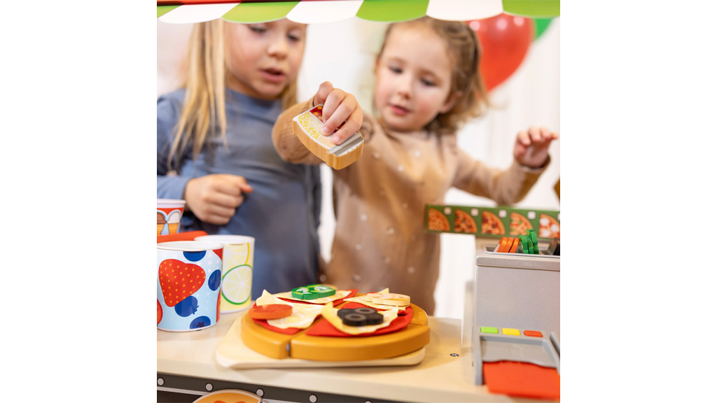 Demostración de juguetes: Centro de actividades de camión de comida de pizza de Melissa & Doug