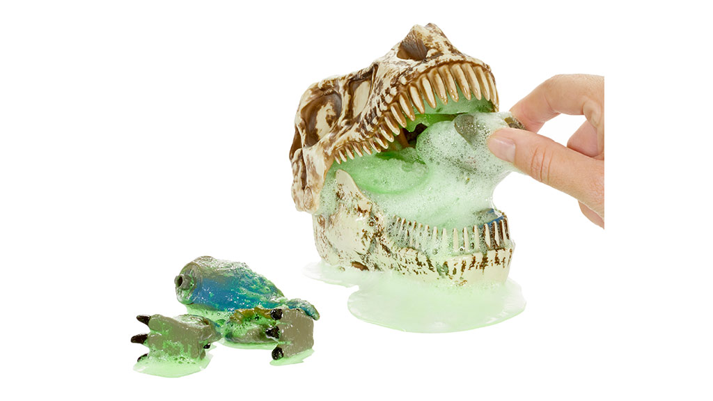 ¡Los niños pueden babearse las manos con el nuevo juego GrossMos! Dino de MGA Entertainment!