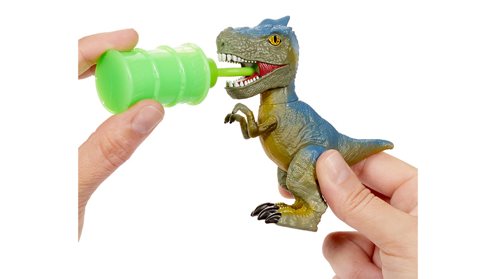 ¡Los niños pueden babearse las manos con el nuevo juego GrossMos! Dino de MGA Entertainment!