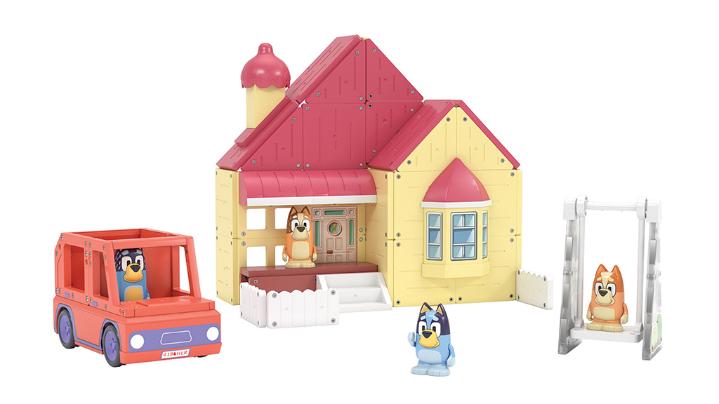 Presentación de juguetes: Moose Toys Tile Town Bluey Heeler set de hogar familiar