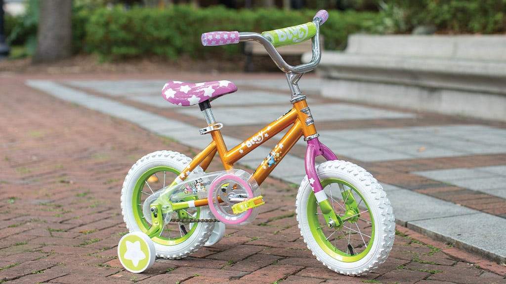 ¡Rueda hacia las fiestas con las bicicletas y vehículos de Dynacraft!