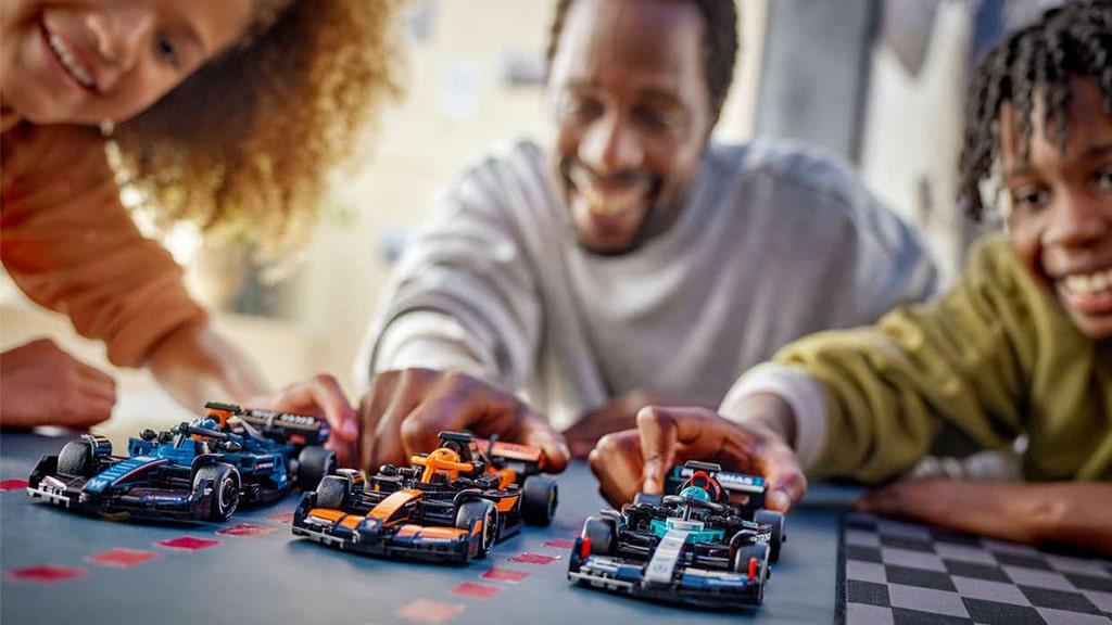 Cruza la línea de meta de ladrillos LEGO con los sets inspirados en la Fórmula 1