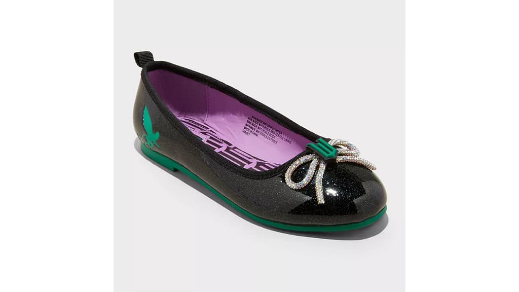 Zapatillas de ballet inspiradas en villanos encantan el guardarropa de los jóvenes fans