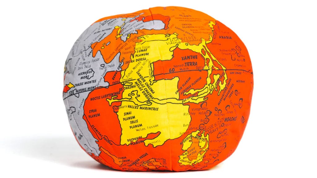 Los niños pueden explorar la geografía con Hugg-A-Planet