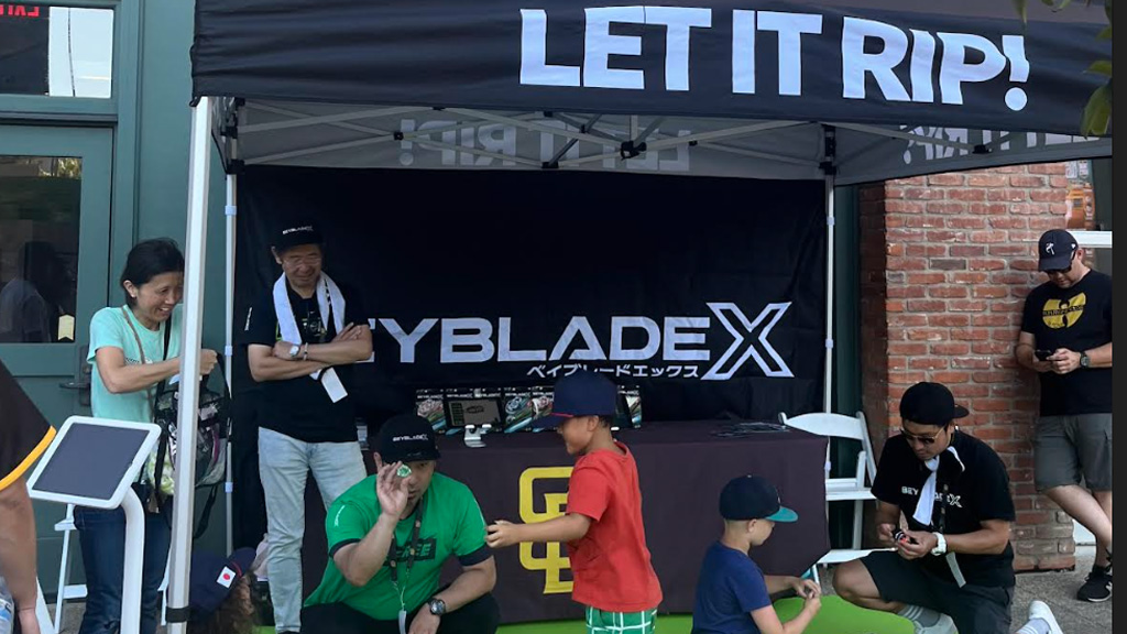 Hasbro lanza la nueva Beyblade X con peonzas y paquetes