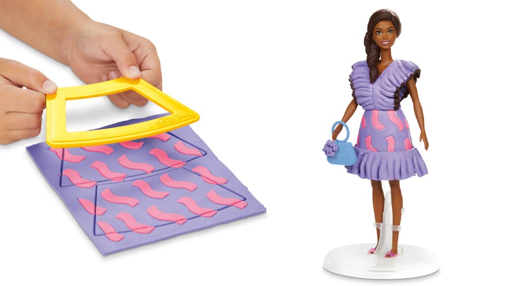 Las muñecas Barbie pueden desfilar en la pasarela con nuevos trajes y accesorios de Play-Doh