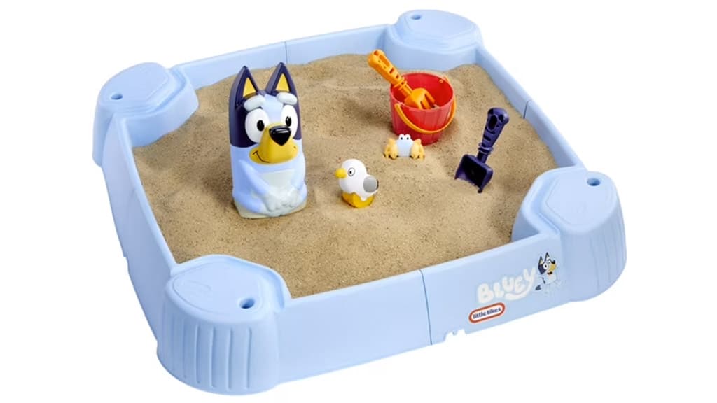 Salta a la primavera con los nuevos sets de juego al aire libre de Little Tikes Bluey