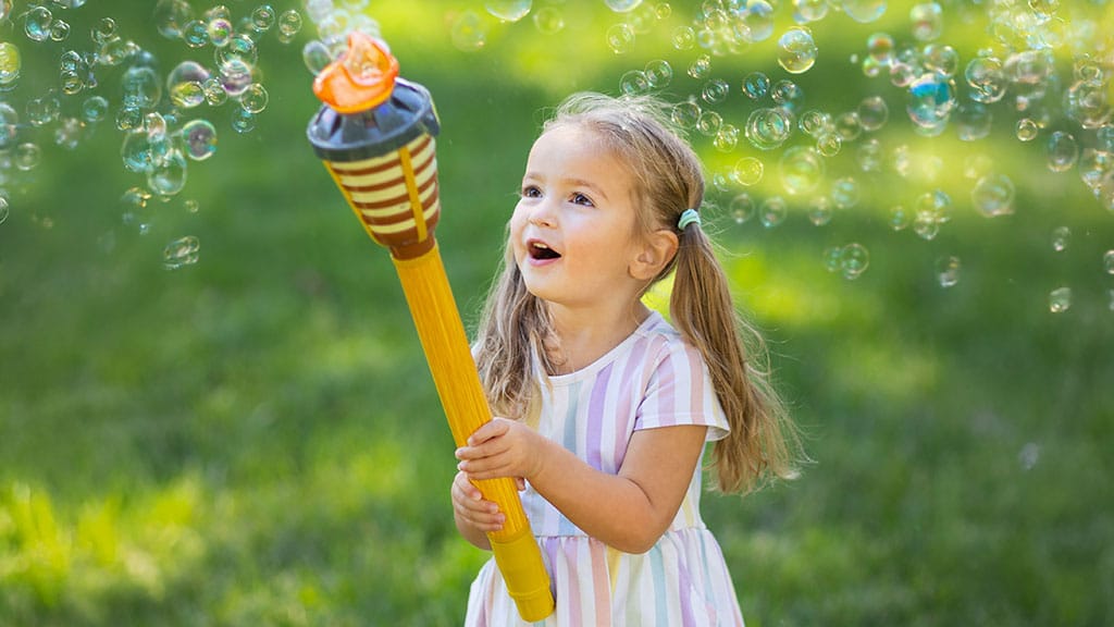 12 juguetes para que el verano esté lleno de burbujas