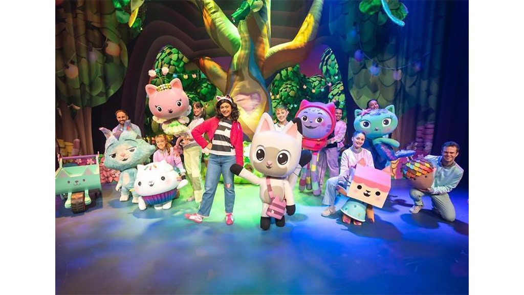 ¡La casa de muñecas de Gabi en vivo! Una forma PAW Patrol-tástica de pasar tu día