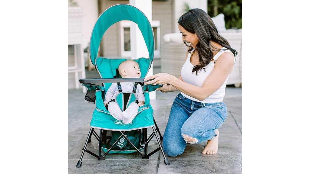 Muñecas a bordo: Los mejores accesorios para bebés para el viaje familiar de verano
