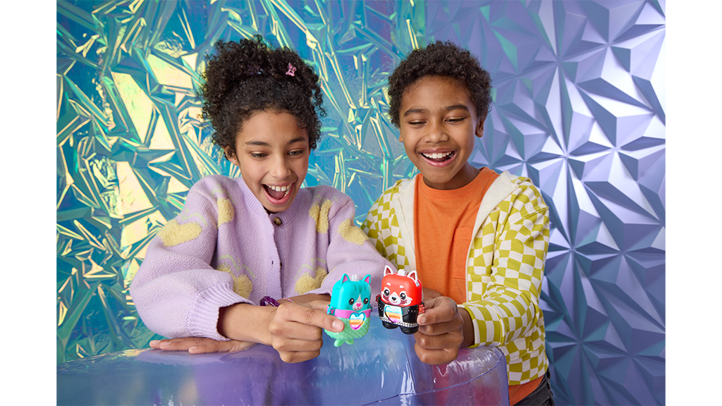 ¡Consigue aún más amigos interactivos con los nuevos juegos DJ Furby y Tech Pets de Hasbro!
