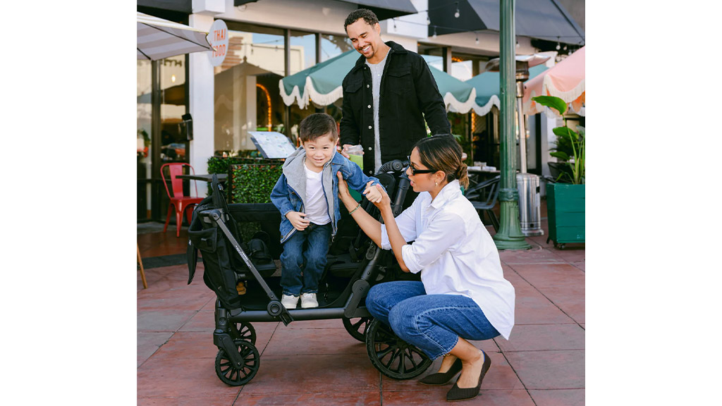 Muñecas a bordo: Los mejores accesorios para bebés para el viaje familiar de verano