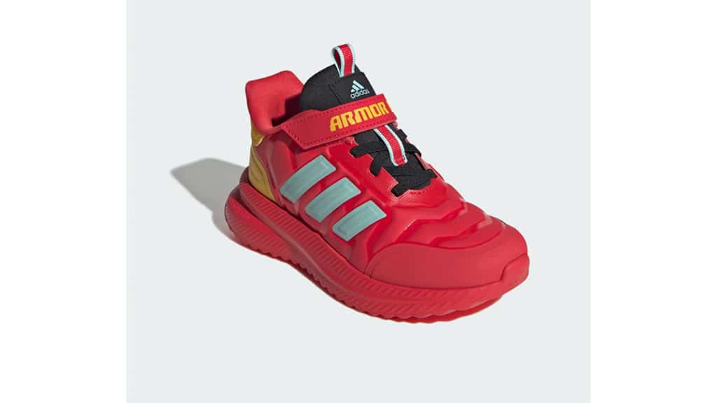 Los niños pueden llevar personajes de Marvel y Los Simpson en la nueva colección de Adidas