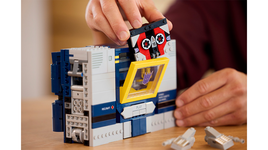Este robot Soundwave de LEGO Transformers es uno de los sets de construcción más geniales