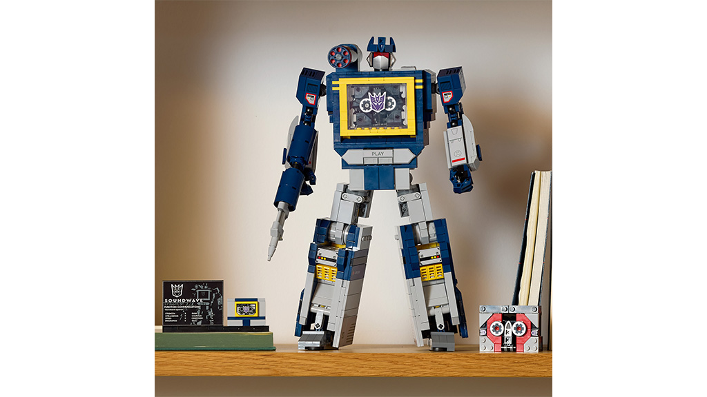 Este robot Soundwave de LEGO Transformers es uno de los sets de construcción más geniales