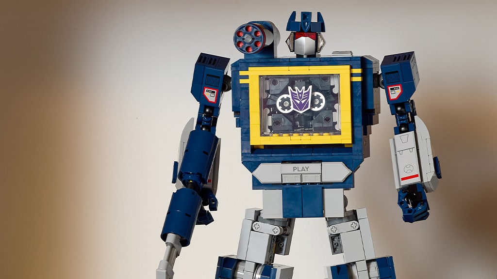 Este robot Soundwave de LEGO Transformers es uno de los sets de construcción más geniales