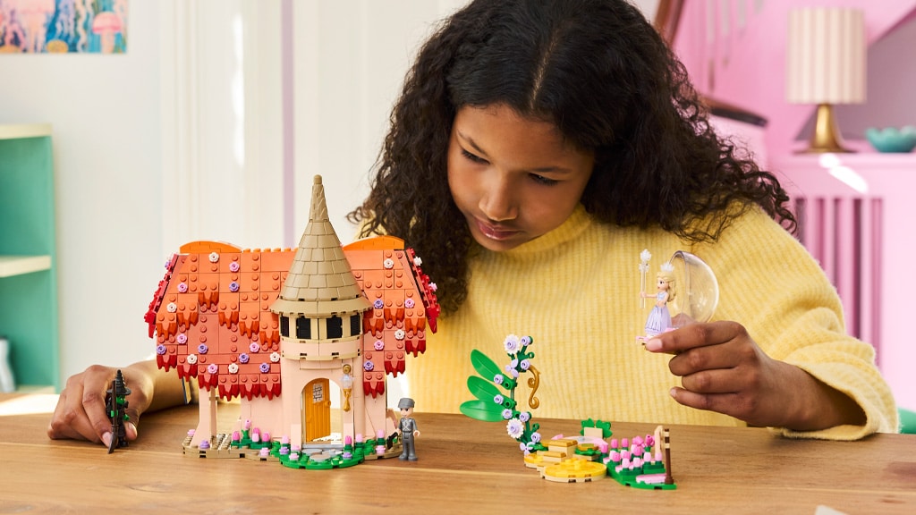 ¡Celebra el estilo de Glinda con los nuevos sets de Wicked: For Good de LEGO!