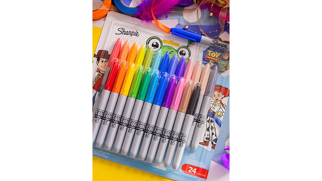 Sharpie y Elmer’s crean con los marcadores y slime conocidos de la película "Toy Story 5"