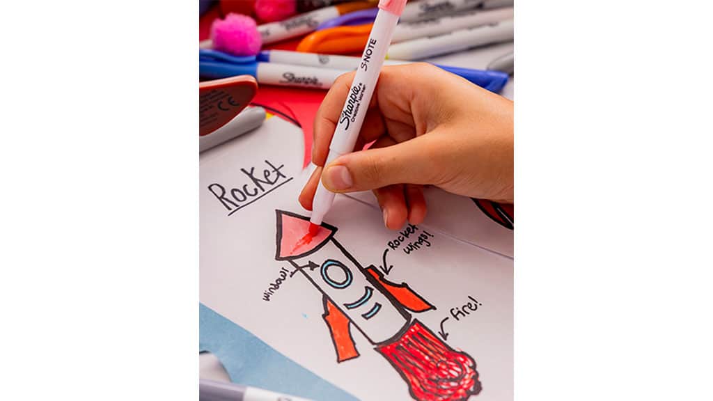 Sharpie y Elmer’s crean con los marcadores y slime conocidos de la película "Toy Story 5"