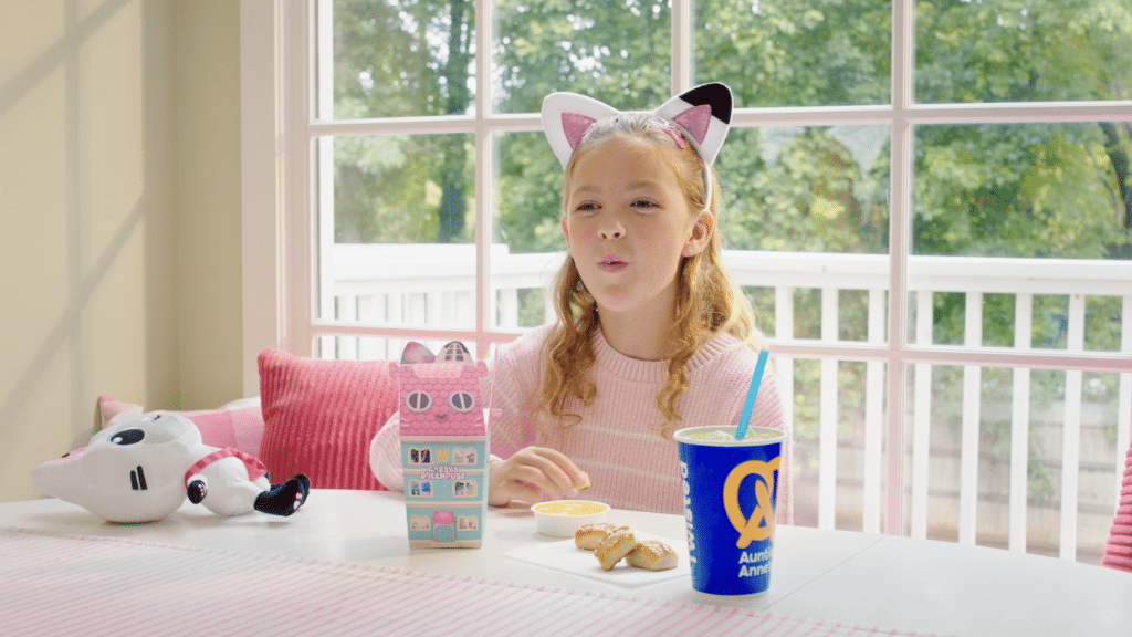 El nuevo menú infantil de Auntie Anne’s llega con un giro de Gabby’s Dollhouse