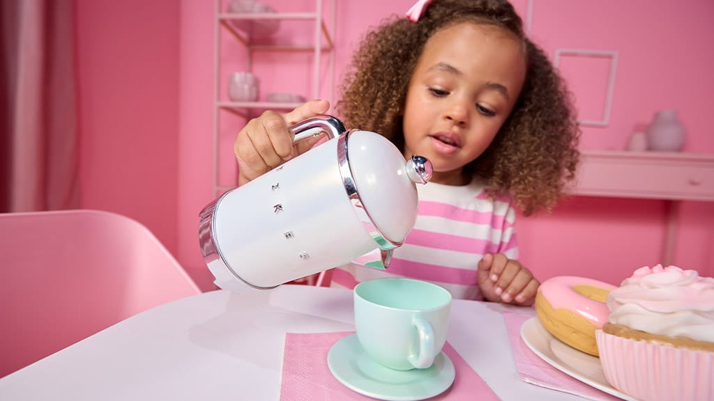 Mezcla, empareja y juega juegos imaginativos con la nueva colección de cocinas de juguete de Little Tikes