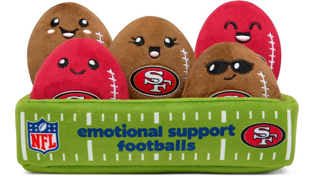 ¡Mira los nuevos peluches de apoyo emocional de la NFL de Relatable!