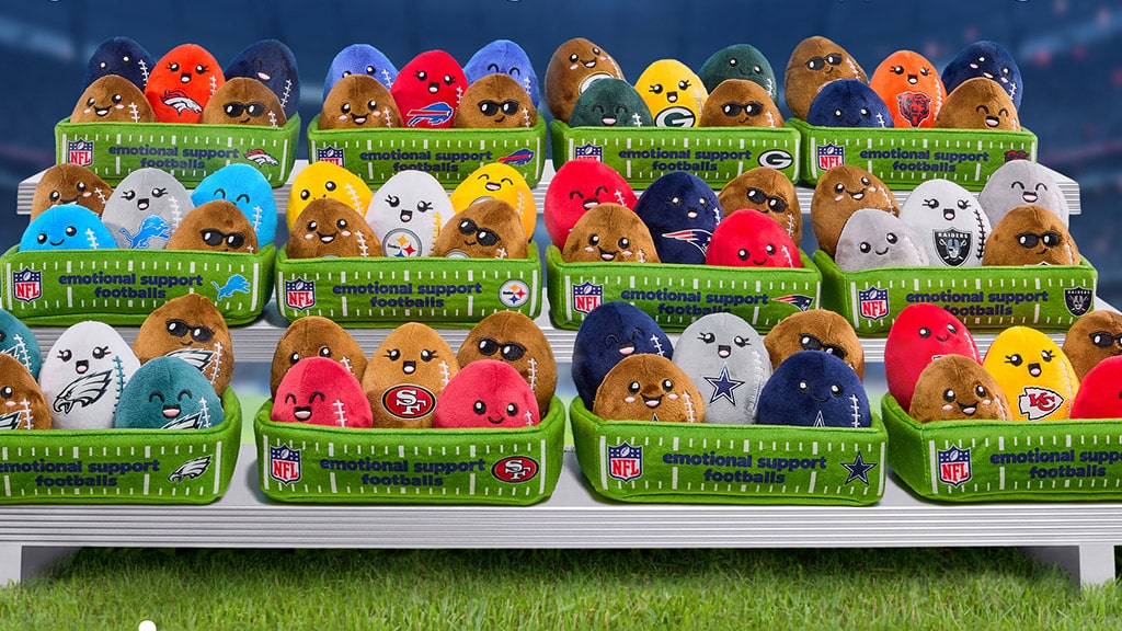 ¡Mira los nuevos peluches de apoyo emocional de la NFL de Relatable!