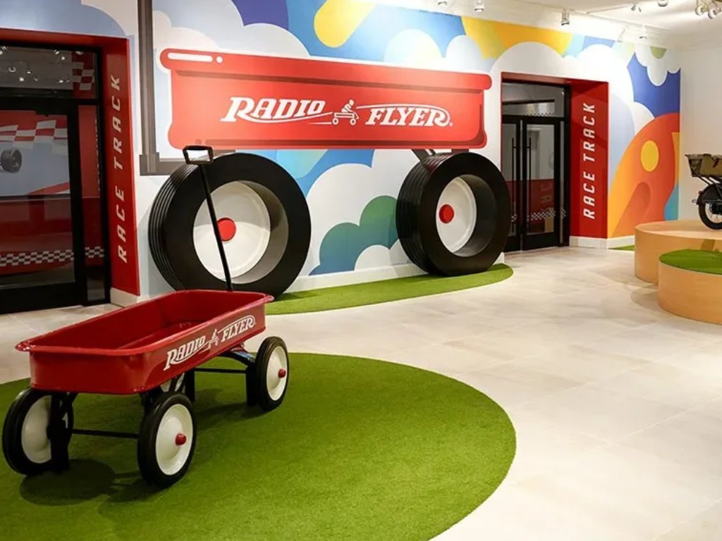 Radio Flyer abre su primera tienda