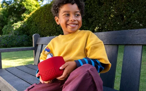 Los más pequeños pueden llevarse sus cuentos y figuras favoritas con el Toniebox Lite