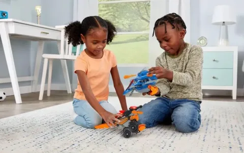Los niños no podrían desear nada más mágico que los juguetes de deseos de Disney de Just Play