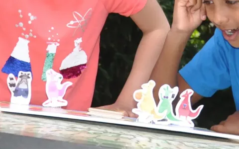 Los niños pueden unirse al equipo Dino en el juego Schleich Dinosaurs: Mission Dino Camp