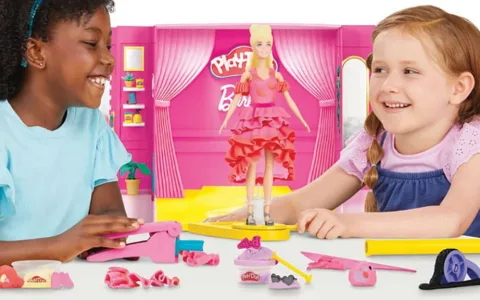 Hasbro Play-Doh Barbie Desfile de Moda de Plastilina