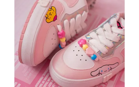 Camina al estilo Sanrio con estas zapatillas deportivas de Hello Kitty