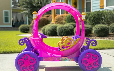 Vehículo de carroza de princesa Disney Dynacraft